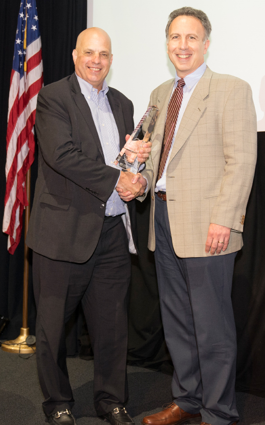 Dean Marios Papaefthymiou and ICS Ingenuity Award winner Vince Steckler ’80. Dean Marios Papaefthymiou and ICS Ingenuity Award winner Vince Steckler ’80.