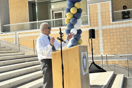 Interim Dean Faryar Jabbari welcomes students at the Dean's Welcome
